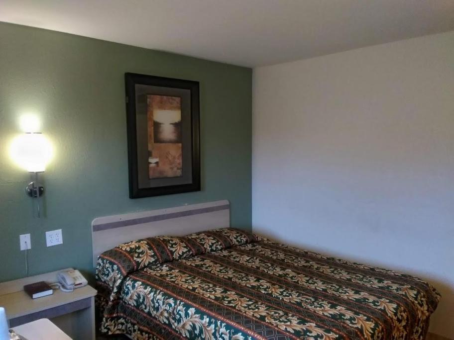 Red Carpet Inn Louisville North -Jeffersonville In Экстерьер фото