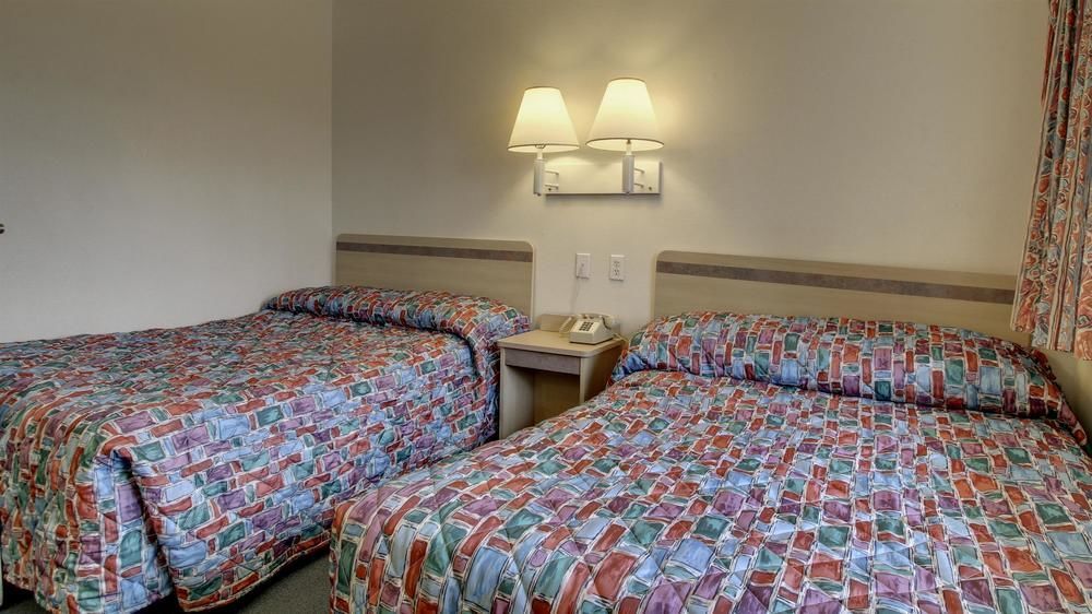 Red Carpet Inn Louisville North -Jeffersonville In Экстерьер фото