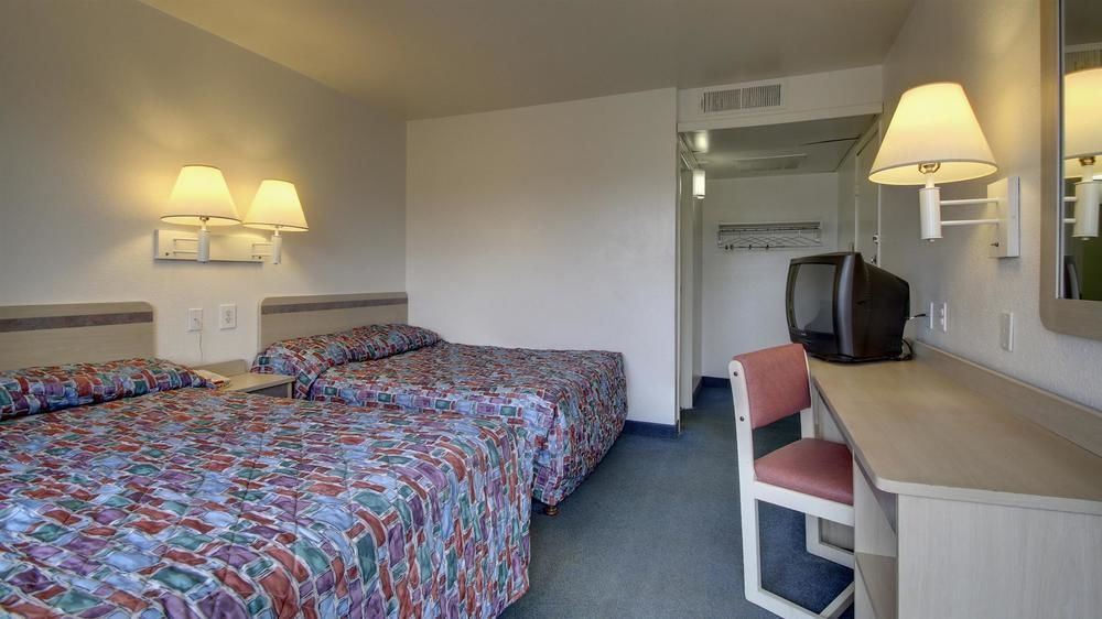Red Carpet Inn Louisville North -Jeffersonville In Экстерьер фото