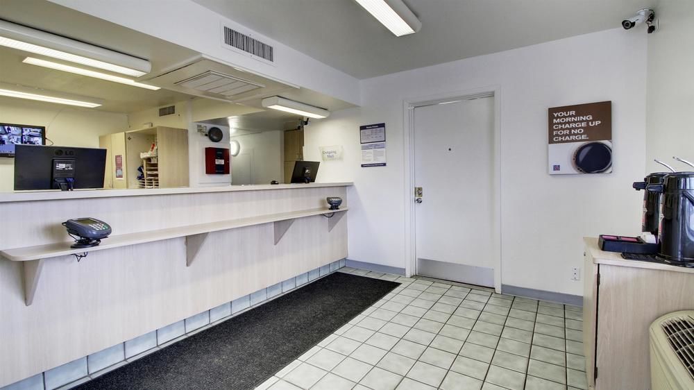 Red Carpet Inn Louisville North -Jeffersonville In Экстерьер фото