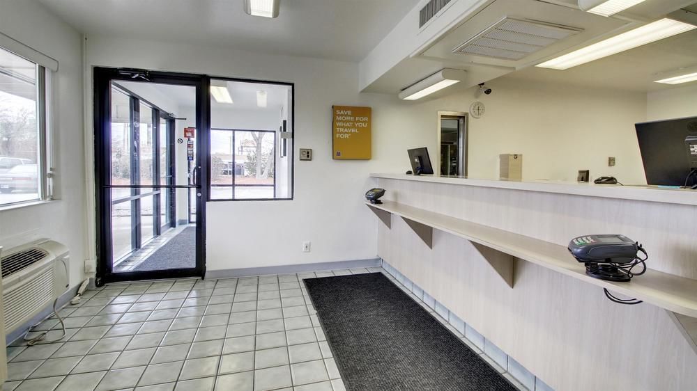 Red Carpet Inn Louisville North -Jeffersonville In Экстерьер фото