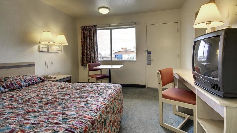 Red Carpet Inn Louisville North -Jeffersonville In Экстерьер фото