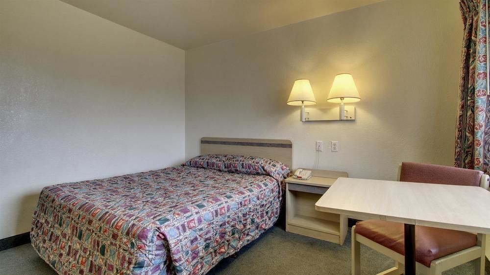 Red Carpet Inn Louisville North -Jeffersonville In Экстерьер фото